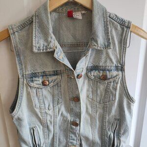 Divided jean vest - size 8